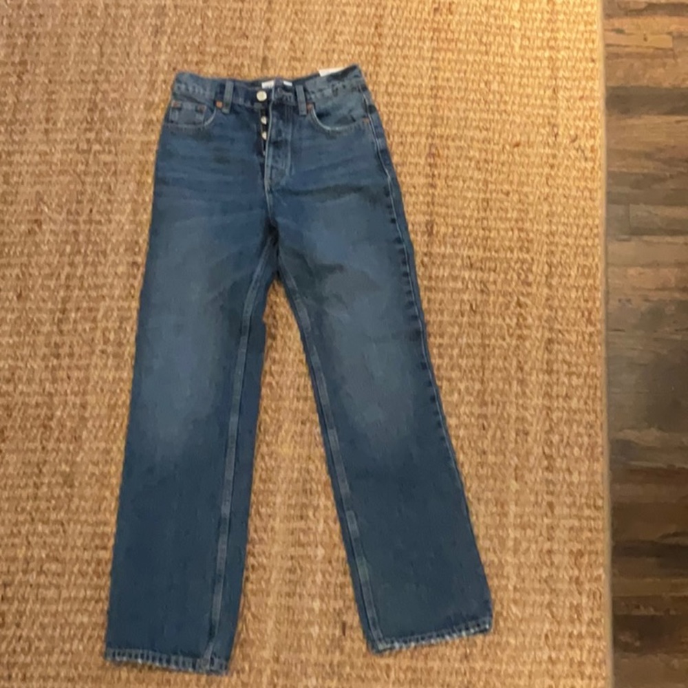 Zara Straight fit jeans. Size 00 NWT